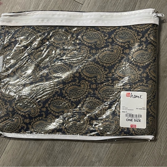 JC Penney Star Valley Paisley Print Queen Bedskirt Navy And Tan - Picture 2 of 3